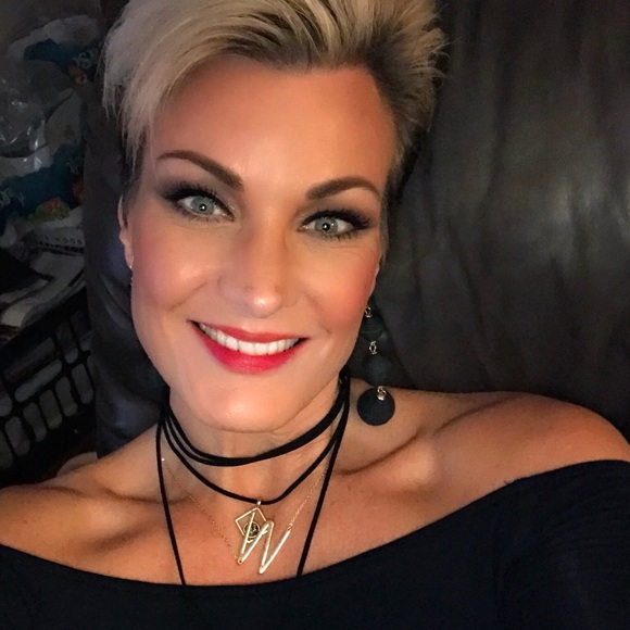 Meet your Posher, Michelle - Picture 1 of 1